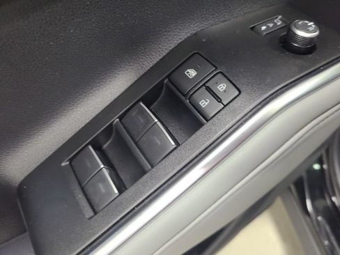 Used 2026 Toyota Highlander Platinum AWD/4WD image 28