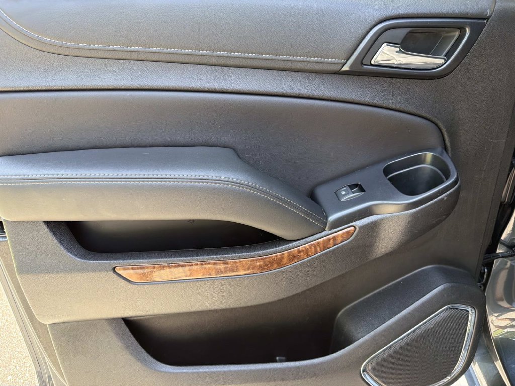 Used 2019 Chevrolet Suburban Premier RWD image 13
