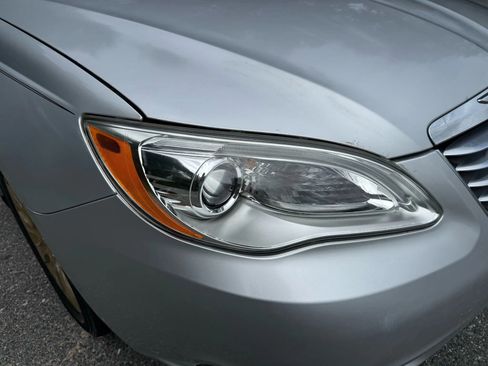 Used 2012 Chrysler 200 LX image 4