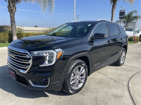 Used 2024 GMC Terrain SLT image 4