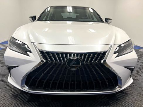 Used 2022 Lexus ES 350 Ultra Luxury image 2