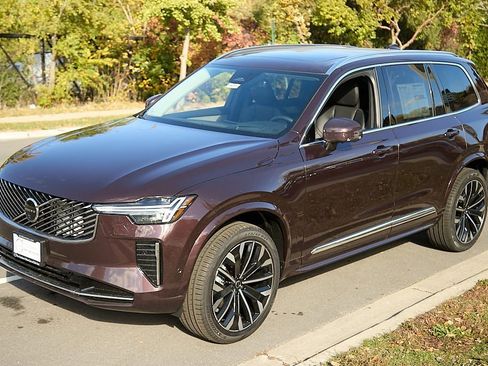 New 2026 Volvo XC90 B5 Ultra w/ Protection Package image 6