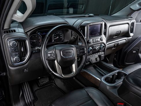 Used 2023 GMC Sierra 2500 Denali w/ Denali Black Diamond Edition AWD/4WD image 15
