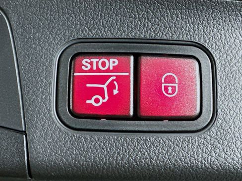 Used 2026 Mercedes-Benz GLA 250 4MATIC image 36