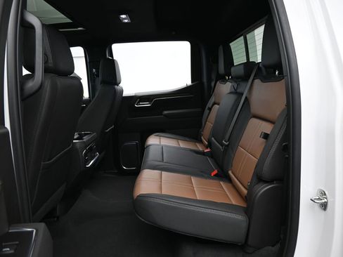 Used 2025 Chevrolet Silverado 1500 High Country w/ Technology Package image 40