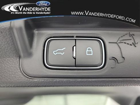 New 2026 Ford Explorer Active w/ Active Comfort Package AWD/4WD image 10