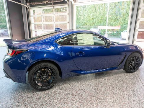 New 2025 Toyota GR86 Premium w/ GR Wheel Package (TMS image 4