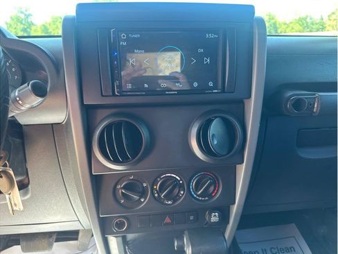 Used 2009 Jeep Wrangler Unlimited X RWD image 13
