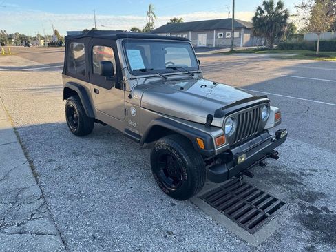 Used 2004 Jeep Wrangler SE image 2