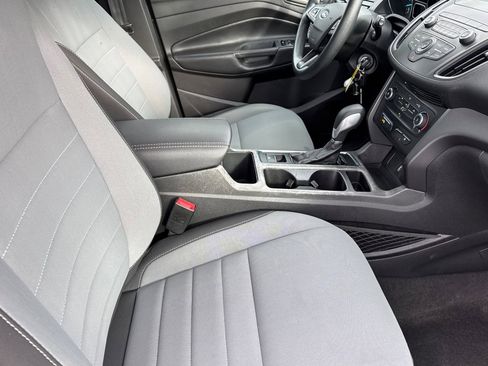 Used 2019 Ford Escape S image 17