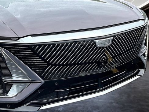 Certified 2025 Cadillac Lyriq Sport w/ LPO, Floor Liner Package AWD/4WD image 33