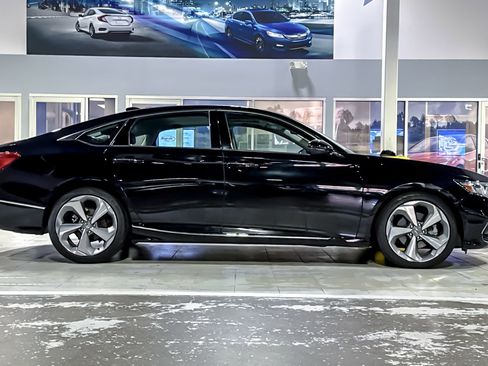 Used 2020 Honda Accord Touring image 7