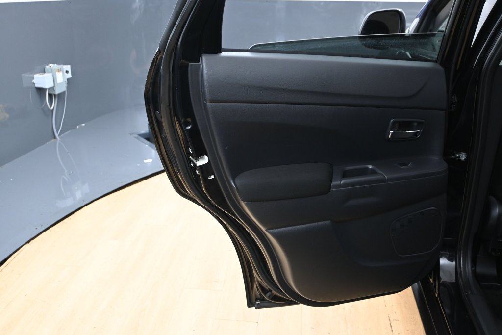 Used 2021 Mitsubishi Outlander Sport ES FWD image 26