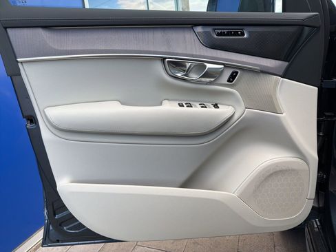 New 2026 Volvo XC90 T8 Ultra w/ Protection Package Premier AWD/4WD image 18
