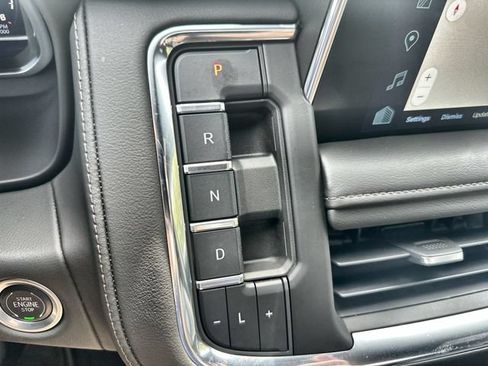 Used 2023 Chevrolet Tahoe High Country AWD/4WD image 24