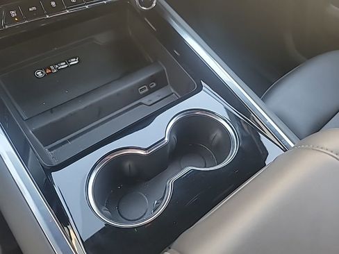 Used 2025 Chevrolet Tahoe LT image 22