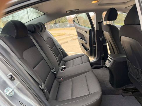 Used 2018 Hyundai Elantra Value Edition w/ Cargo Package image 5