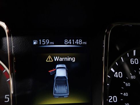 Used 2016 Nissan Titan SL image 31