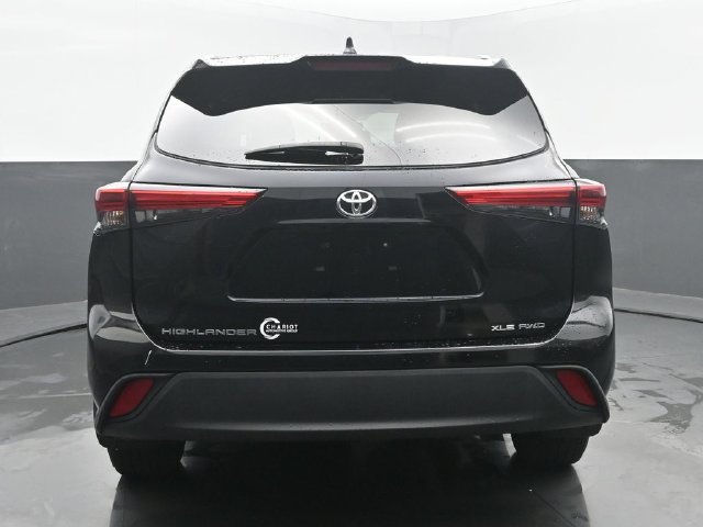 Used 2023 Toyota Highlander XLE AWD/4WD image 5