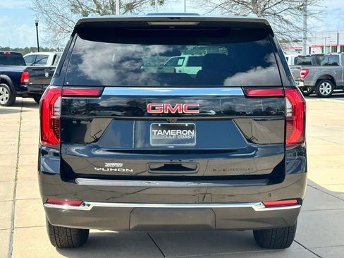 Used 2025 GMC Yukon Elevation image 3