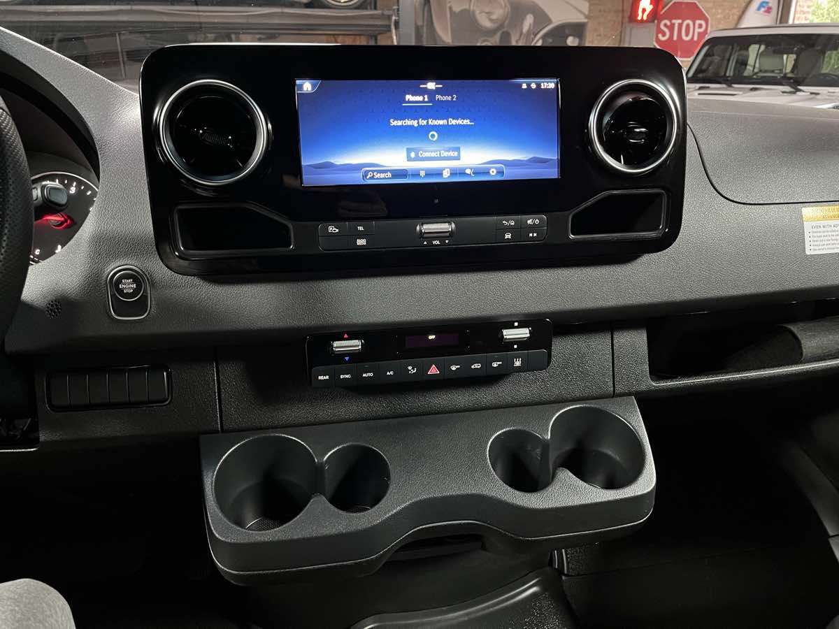Used 2025 Mercedes-Benz Sprinter 2500 image 18