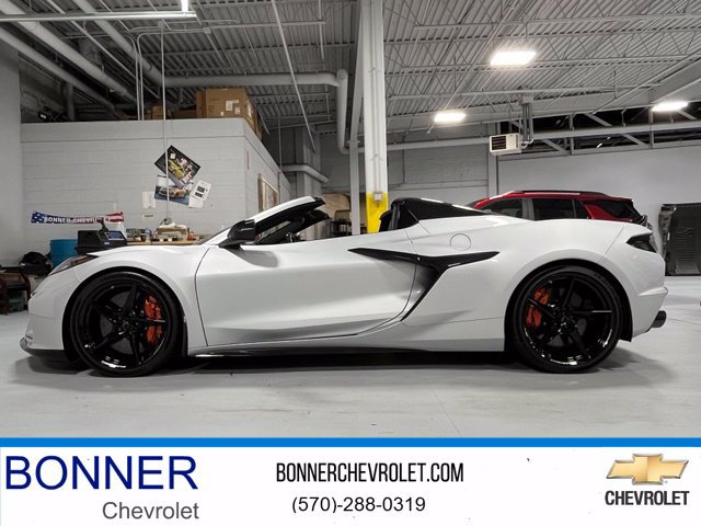 Used 2026 Chevrolet Corvette E-Ray w/ Stealth Interior Trim Package AWD/4WD image 1