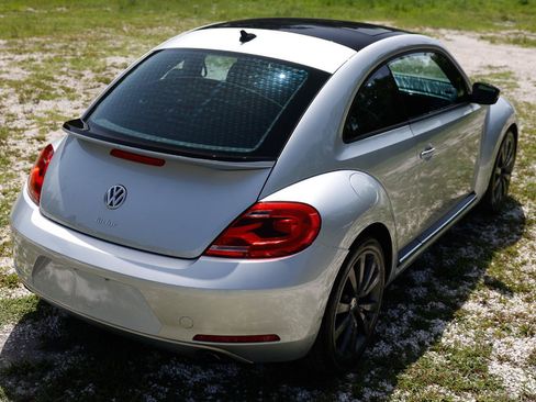 Used 2013 Volkswagen Beetle 2.0T FWD image 11