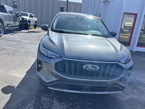Certified 2025 Ford Escape Platinum AWD/4WD image 9