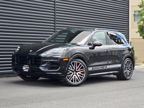 Certified 2026 Porsche Cayenne GTS AWD/4WD image 1