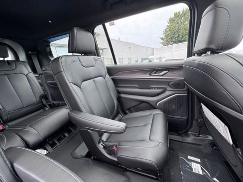 New 2026 Jeep Grand Cherokee L Limited AWD/4WD image 23
