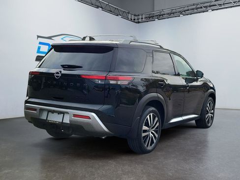 New 2025 Nissan Pathfinder Platinum w/ Black Appearance Package image 3