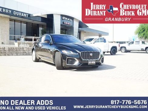 Used 2023 Jaguar XF SE RWD image 1