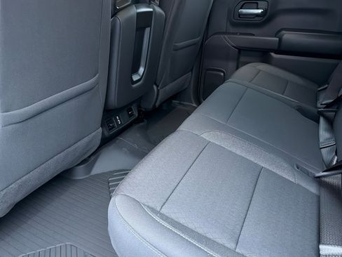 New 2026 Chevrolet Silverado 1500 Custom Trail Boss w/ LPO, Dark Essentials Package AWD/4WD image 9