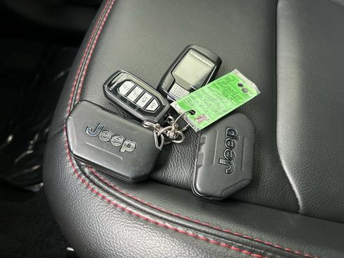 Used 2023 Jeep Wrangler Unlimited Rubicon image 27