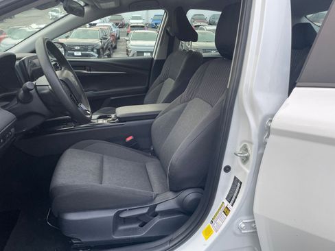 Used 2025 Toyota Camry LE image 25