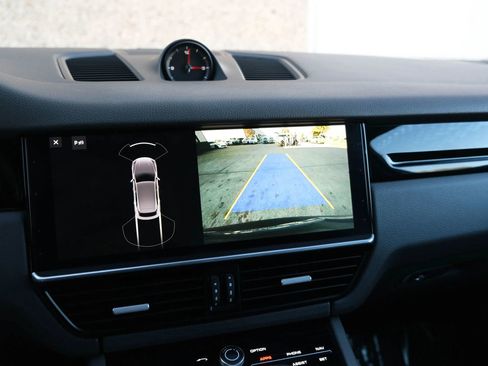 Used 2019 Porsche Cayenne image 47