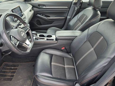 Used 2024 Nissan Altima 2.5 SR FWD image 13