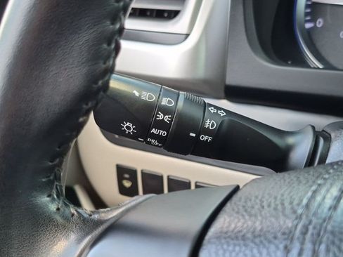 Used 2018 Toyota Highlander XLE FWD image 16