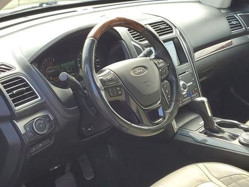 Used 2018 Ford Explorer Platinum AWD/4WD image 23
