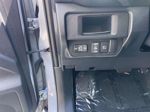 Used 2019 Toyota Tacoma TRD Sport AWD/4WD image 15