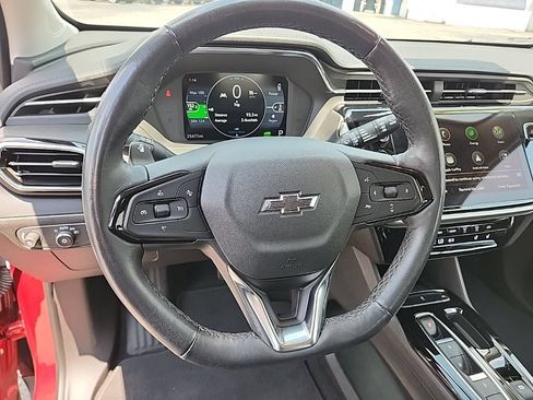 Used 2023 Chevrolet Bolt EUV LT w/ Comfort Package FWD image 15