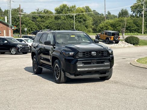 Used 2025 Toyota 4Runner TRD Off-Road Premium AWD/4WD image 3