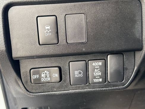 Used 2022 Toyota Tacoma TRD Sport w/ Technology Package RWD image 25