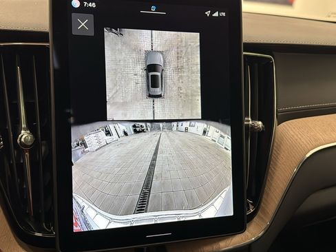 New 2026 Volvo XC60 T8 Ultra w/ Protection Package Premier image 18