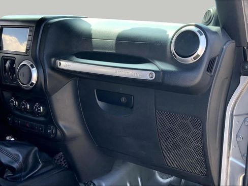 Used 2013 Jeep Wrangler Rubicon w/ PWR Convenience Group AWD/4WD image 16