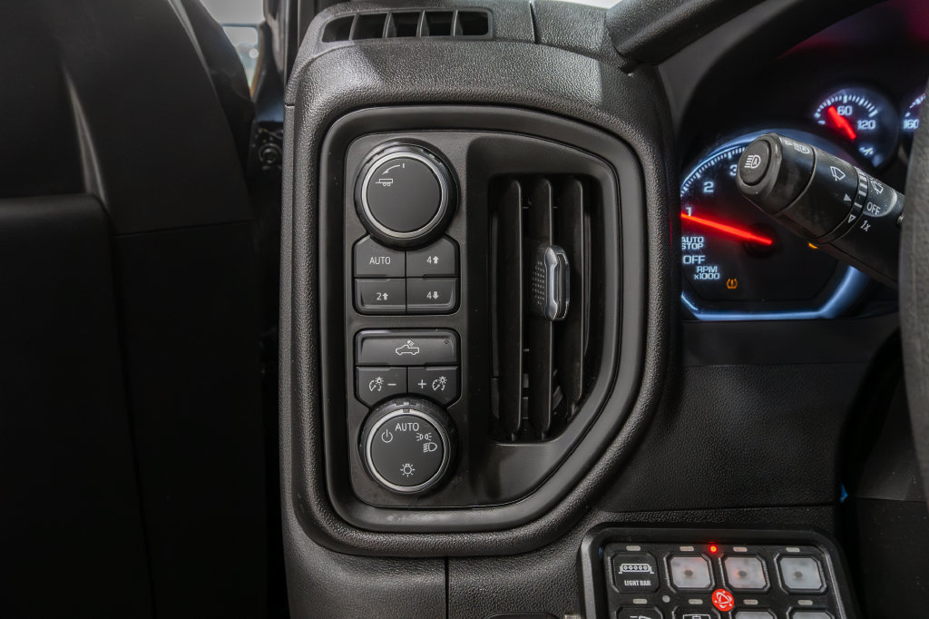 Used 2022 Chevrolet Silverado 1500 Custom Trail Boss AWD/4WD image 12
