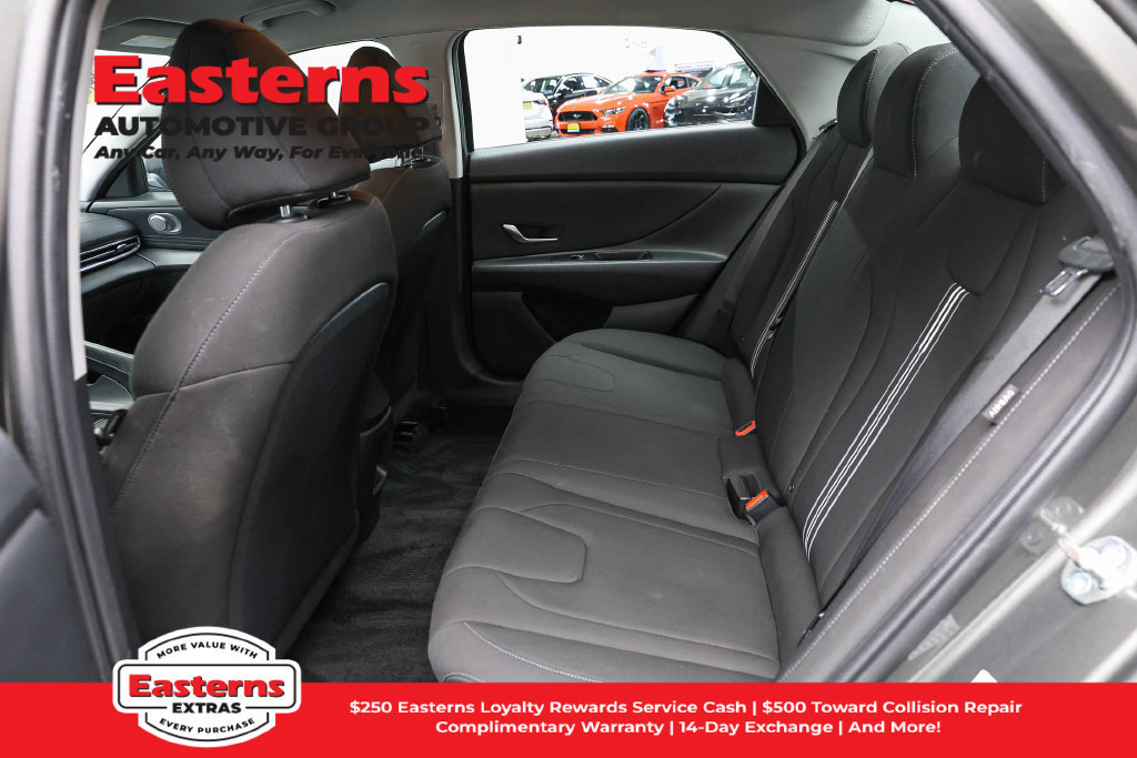 Used 2024 Hyundai Elantra SEL FWD image 21