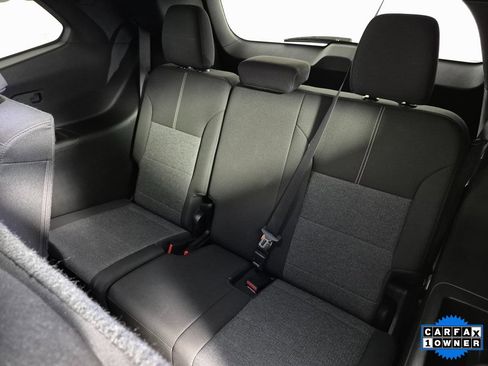 Used 2025 GMC Acadia Elevation image 24