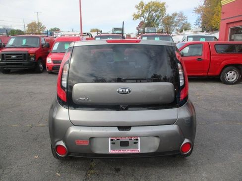 Used 2016 Kia Soul ! w/ Premium Package image 5