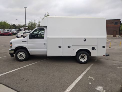 New 2025 Ford E-350 and Econoline 350 Super Duty w/ Power Equipment Group image 7